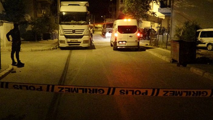 İzmir'de akrabalar arasında silahlı kavga: 4 kişi yaralandı