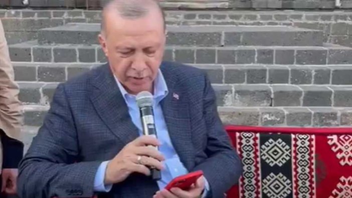 Erdoğan hangi türküyü söyledi