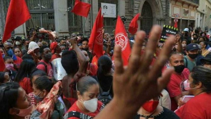 Brezilya’da eşitsizliği protesto için borsa binasını işgal ettiler