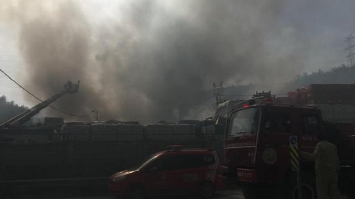 Sarıyer'de fabrika deposunda yangın