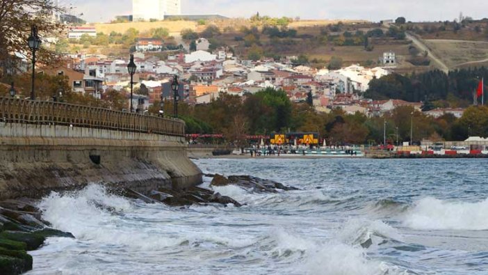 Poyraz, Marmara Denizi'nde ulaşımı olumsuz etkiledi