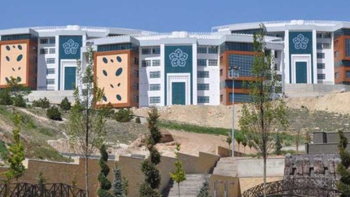 Necmettin Erbakan Üniversitesi 28 Öğretim Üyesi alıyor