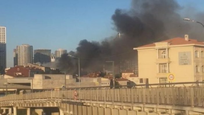 Kadıköy'de yangın: 2 kişi hayatını kaybetti