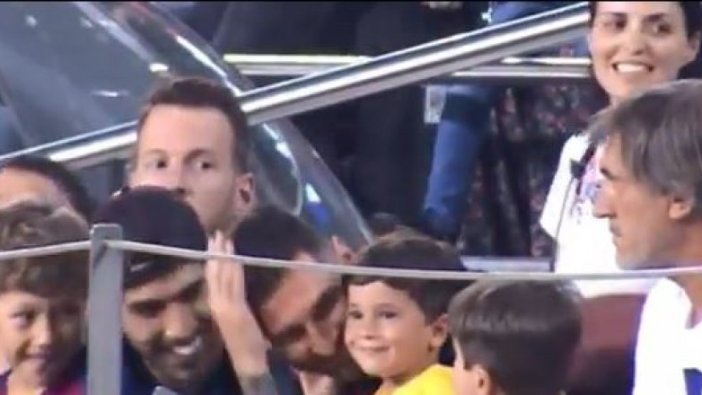 Lionel Messi’nin oğlu Mateo, rakip takımın golüne böyle sevindi!