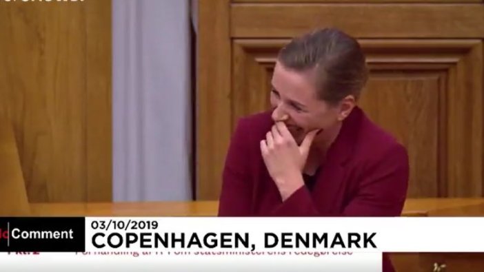Danimarka Başbakanı mecliste gülme krizine girdi!