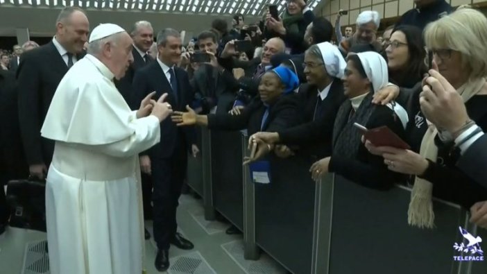 Papa Francis'ten rahibeye ilginç sözler! "Öperim ama bir şartla..."