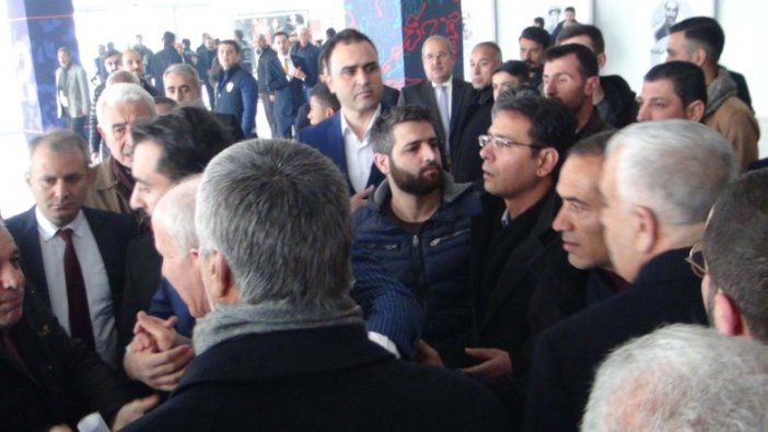 Şanlıurfa'daki CHP kongresinde arbede: Salona çevik kuvvet girdi