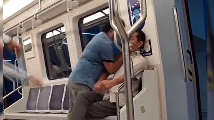 Metroda 'şarkı söyleme' kavgası: "Benimle eşlik ediyorsan susacaksın"