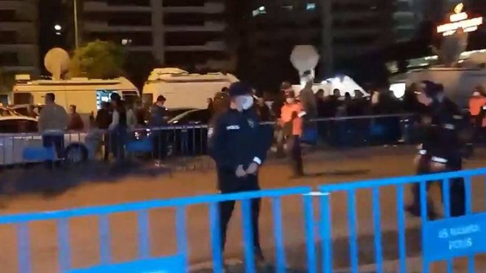 Erdoğan İzmir'deki deprem sonrası bölgeyi ziyaret etti