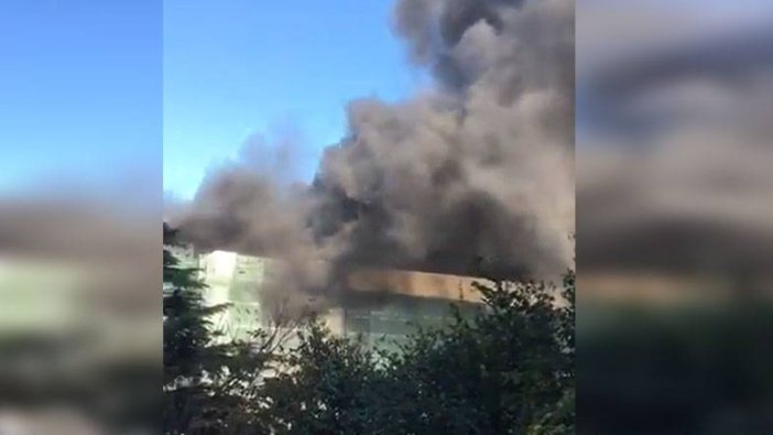 Fatih'te Çapa Tıp Fakültesi Hastanesi inşaatında yangın