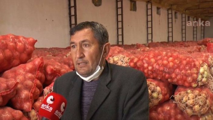 Ankara'da soğan üreticisi Mesut Gümüş isyan etti