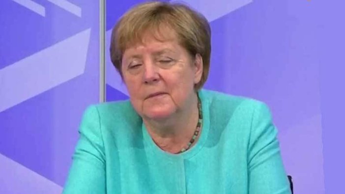 Almanya Başkanı Merkel’in canlı yayında zor anları