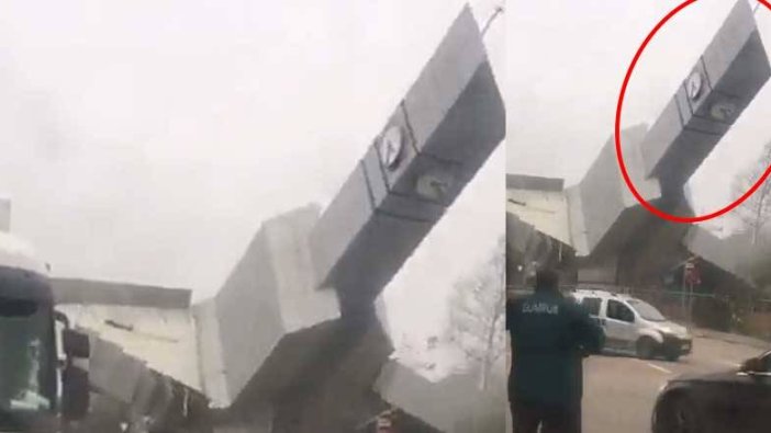 Çatalca'da fırtına saat kulesini yıktı