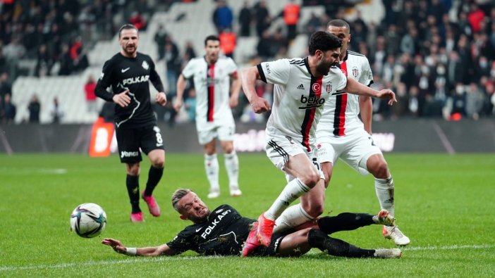 Beşiktaş 3 maçlık galibiyet hasretini dindirdi