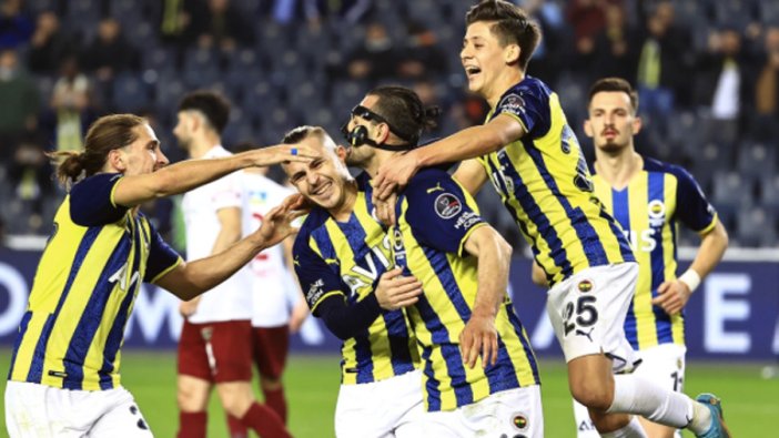 Fenerbahçe'yi galibiyete penaltılar taşıdı