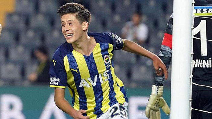 Fenerbahçe'den oyuncusu Arda Güler'e yeni sözleşme