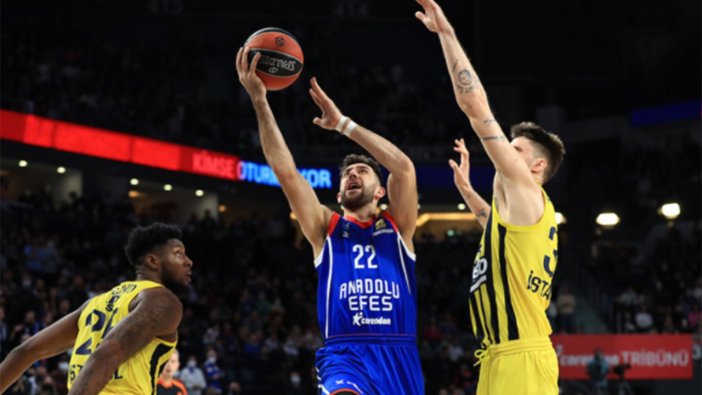 THY EuroLeague'deki Türk derbisinin kazanını belli oldu