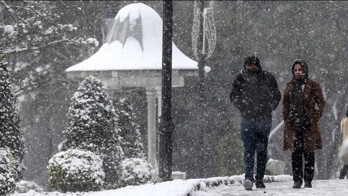 Meteoroloji tarih verdi: İstanbul’a kar geliyor!