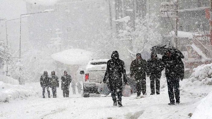 İstanbul beyaza teslim oldu! Meteoroloji’den art arda uyarılar geldi!