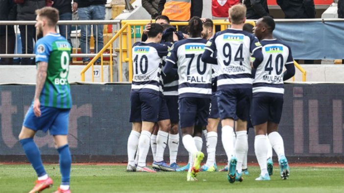 Kasımpaşa, Çaykur Rizespor engelini 3 golle aştı