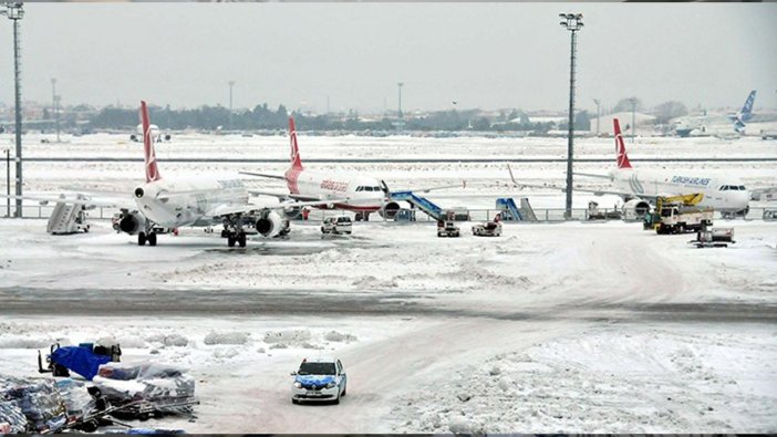 İstanbul'da hava ulaşımına kar engeli