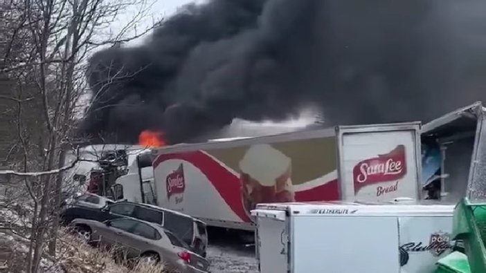 40'a yakın araç karıştı, birçoğunda yangın çıktı
