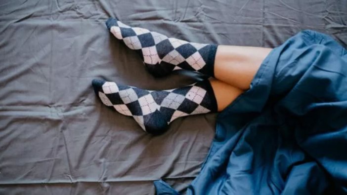 Deliksiz uykunun sırrı çoraptan mı geçiyor?
