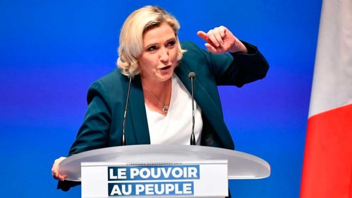 Siyasal İslam karşıtı Le Pen: Kamusal alanda başörtüyü yasaklayacağım