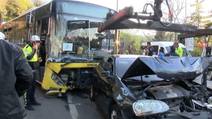 İstanbul'da feci kaza! Sürücüsüz İETT otobüsü 15 araca çarptı
