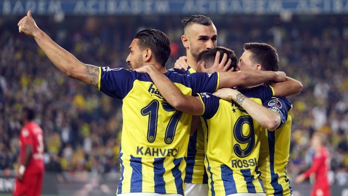 Fenerbahçe, Gaziantep FK'yi 3 golle geçti