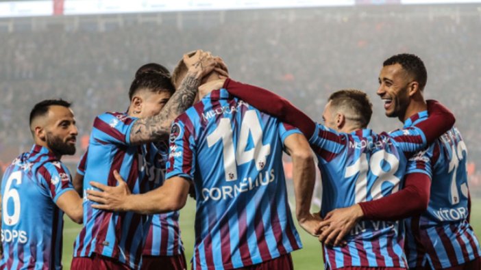 Süper Lig'de 2021-2022 sezonu şampiyonu Trabzonspor!
