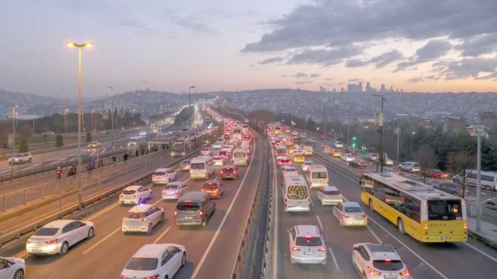 İstanbullular arabaya binmeden önce dikkat! Bu yollar araç trafiğine kapatılıyor...