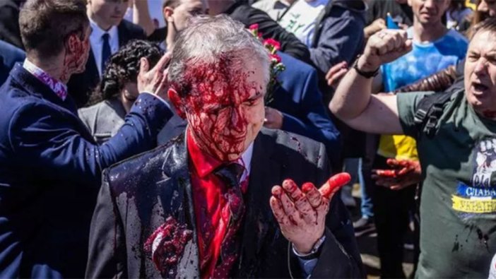 Rusya'nın Polonya Büyükelçisi'ne 'kırmızı' tepki