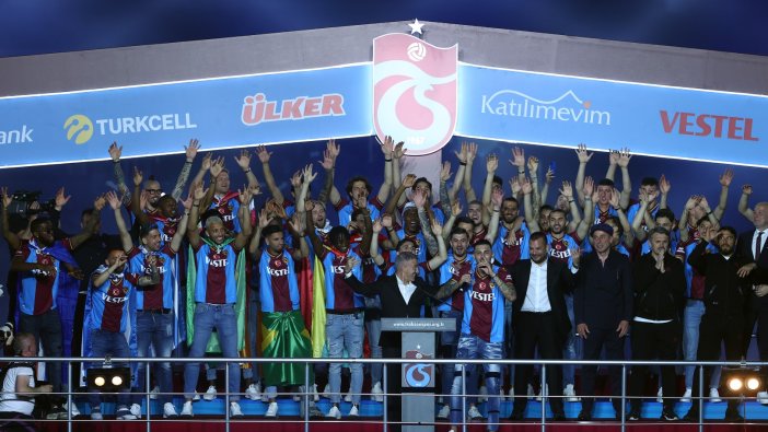 Süper Lig şampiyonu Trabzonspor kupasına kavuştu!