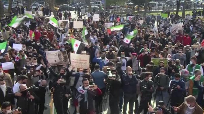 Suriye'de ''Türkiye'dekiler geri gelmesin'' protestosu