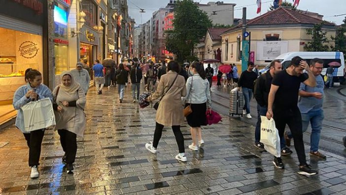 Maddi hasarlı yağmur İstanbul'u felç etti