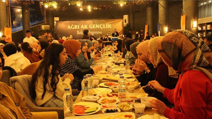 AKP tepki çekmemek için kahvaltıyı gizleme kararı aldı