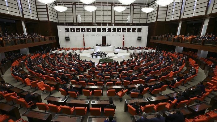 Libya tezkeresi Meclis'te kabul edildi