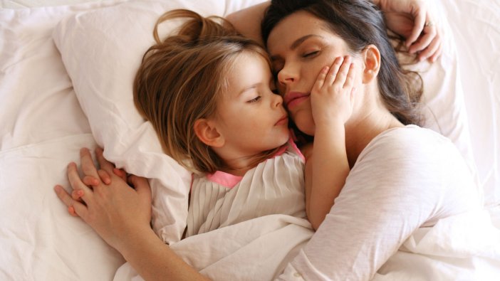 Gece uyumadan önce çocuğunuza bu soruları sorun