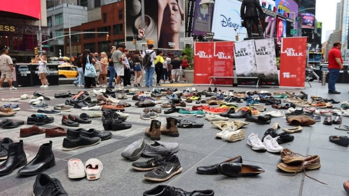 New York’ta, 15 Temmuz şehitleri 251 çift ayakkabıyla anıldı