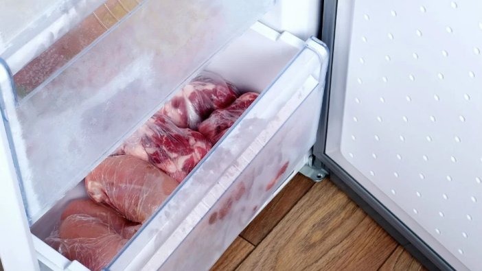 Buzdolabında üst üste saklanan kurban eti bozulur mu?