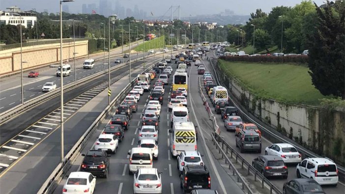 İstanbul'da bayram dönüşü trafik yoğunluğu