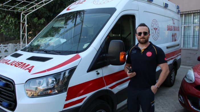 Zamanla yarışan ambulans şoförleri, duyarsız sürücülerle mücadele ediyor