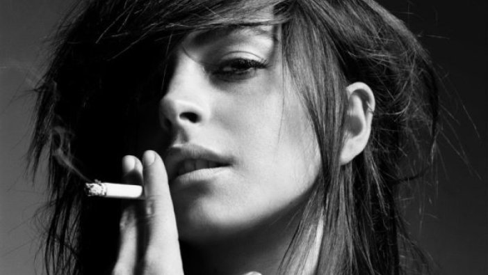 Sigara kadın sesini kalınlaştırıyor, erkek sesine dönüştürüyor
