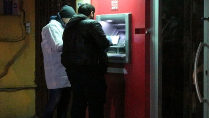 Bankadan açıklama geldi: ATM'den para çekenler dikkat!