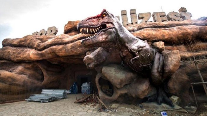 Mansur Yavaş'ta Adalet Bakanlığı'na dinozor davası