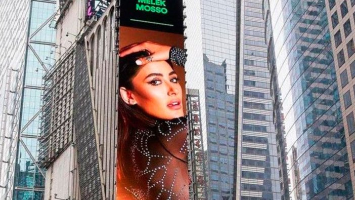 New York'un meşhur caddesinde Türk kadını! Melek Mosso Times Square'de