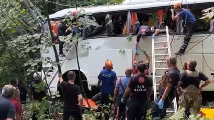 Bursa'da tur otobüsü devrildi! Ölü ve yaralılar var
