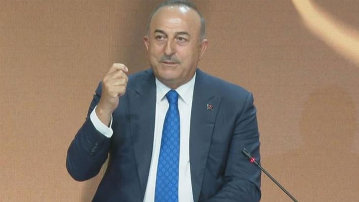 Bakan Çavuşoğlu "Turkey" diyen sunucuya tepki gösterdi Mevlüt Çavuşoğlu, katıldığı programda “Turkey” diyen sunucuyu uyardı!
