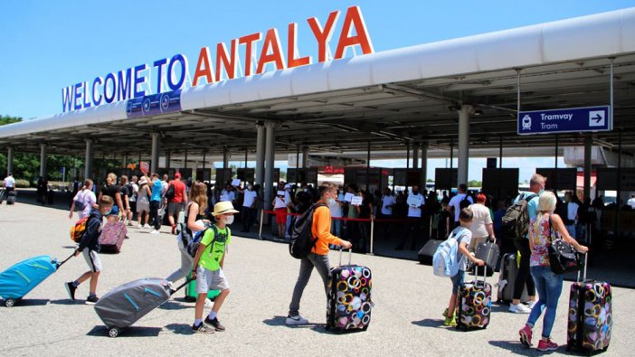 Türkiye’ye bu yıl gelen turist sayısı arttı 8 ayda 29 milyon turist geldi